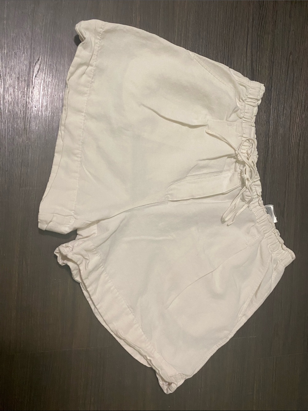 Women’s white linen shorts